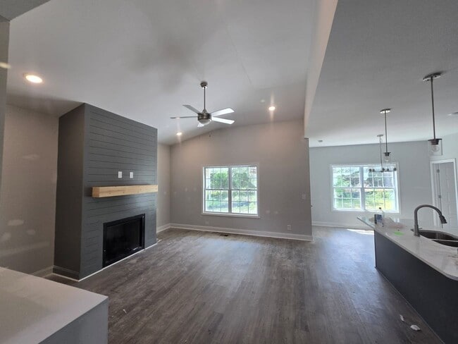 Photo - 522 N Halifax Ct