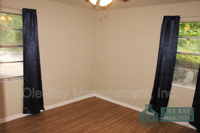 Photo - 1002 Centerwood Dr