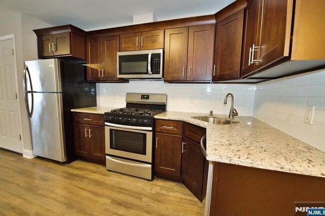 Photo - 116 Maple Ave Unidad 4