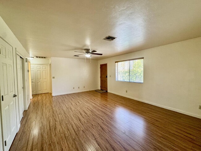 Photo - 4 bedroom 2 bath with W/D
$1000 off September rent!! Unit #3