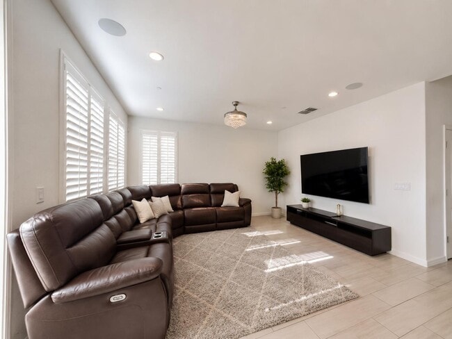 Photo - 1058 Sagittaria Cir
