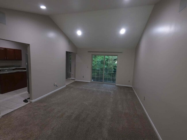 Photo - 16701 Kensington Dr Unit 8