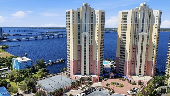 Photo - 2743 First St Unidad 109