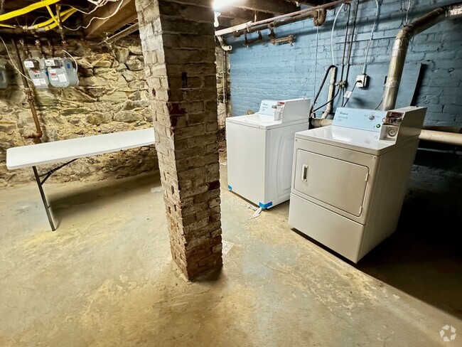 Building Photo - Available now - Only pay half broker fee -... Rental