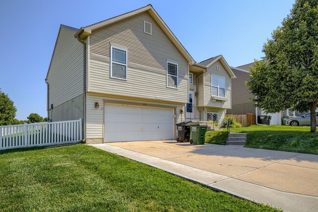 Photo - Home Sweet Home Just Steps from the Park!!