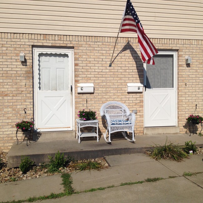 Photo - 239 N Jefferson Ave Townhome