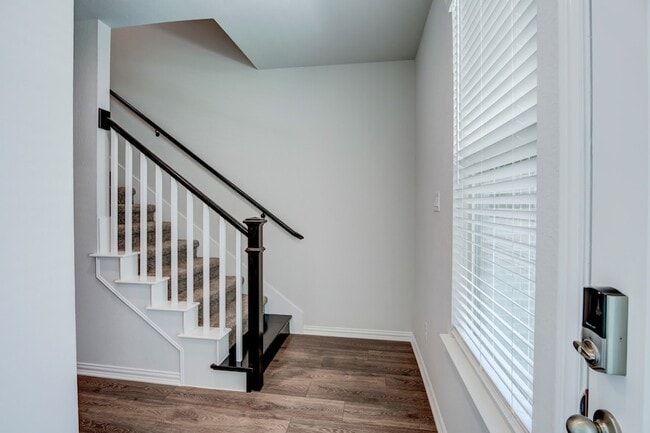 Photo - 7551 Millingston Rd