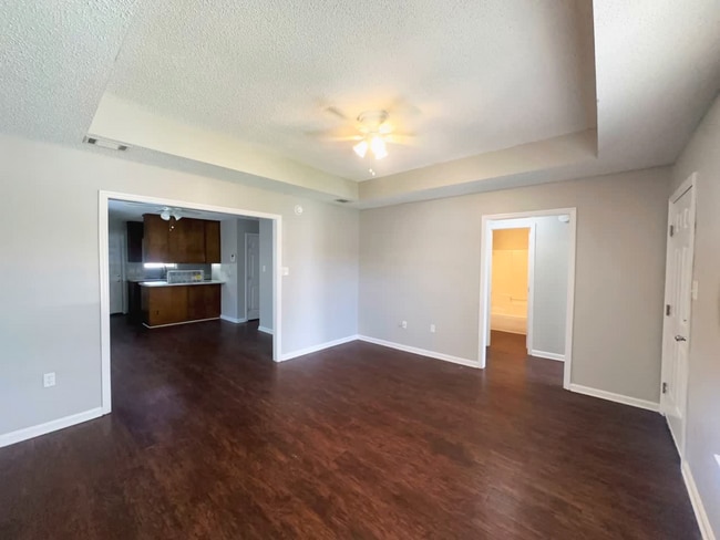 Photo - 1632 Lexington Cir