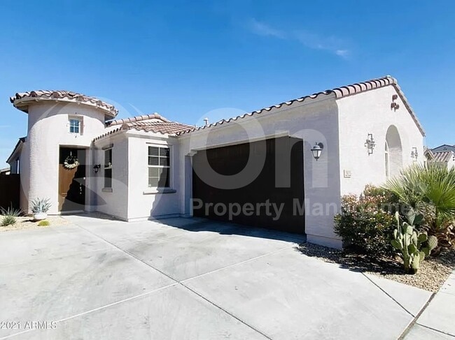 Building Photo - 2922 E Wayland Dr Rental