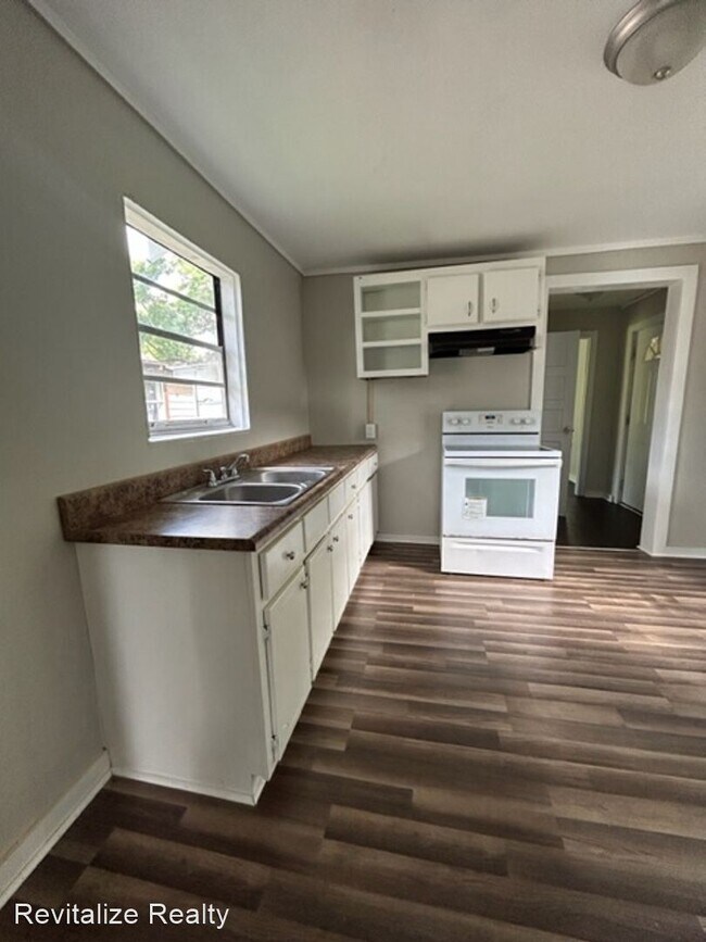 Photo - 1 br, 1 bath House - 2062 Andrews St