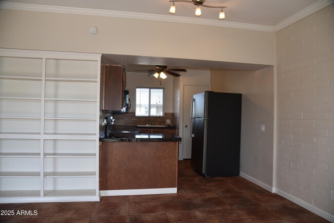 Photo - 6804 E 2nd St Unidad 12