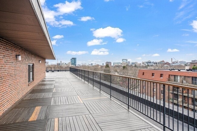 Photo - 140 Pleasant St Unidad 207