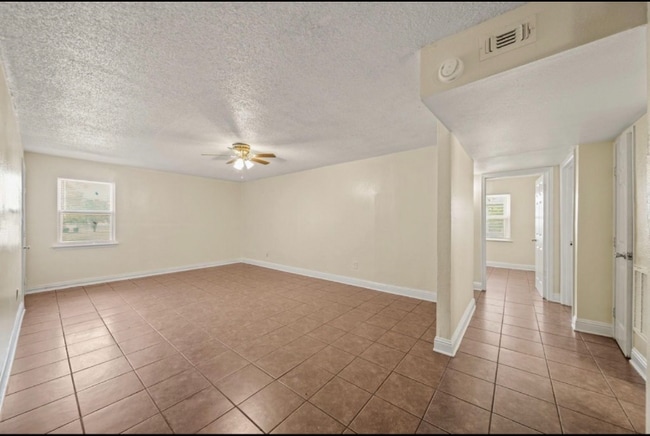 Building Photo - 3418 Sealy