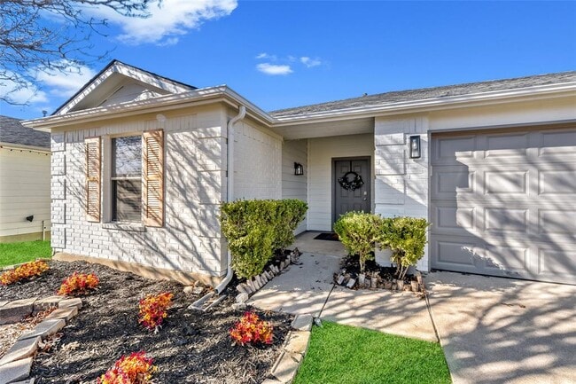 Photo - 292 Spruce Dr