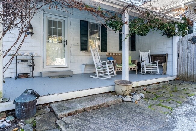 Photo - 415 Barlows Landing Rd