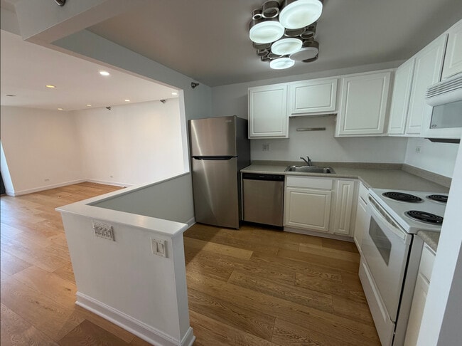 Photo - 10 E Ontario St Unit 4901