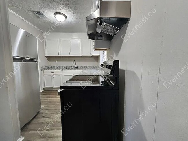 Photo - 9121 Morris Dr SW