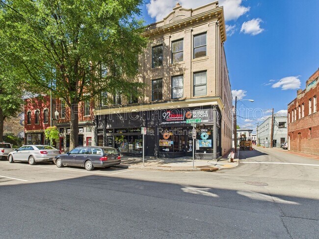 Building Photo - 200 W Broad St Unit 201 Rental