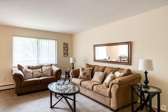 2BR, 1BA - 900SF - Living Room - Eastlawn Arms Apartments