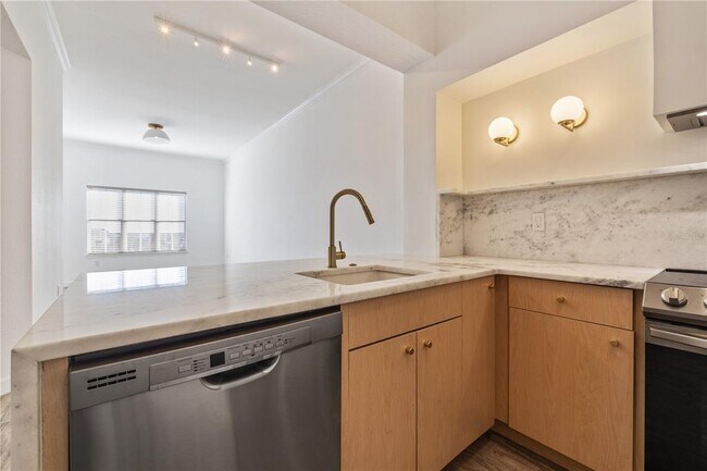 Photo - 100 4th Ave S Unit 412