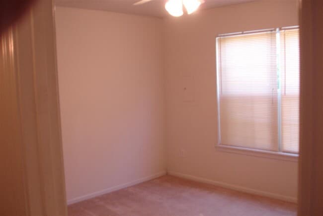 Photo - 4518 Waterloo Dr Unidad A