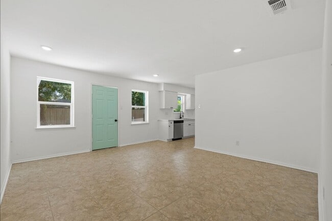 Photo - 9930 Valley Lake Dr