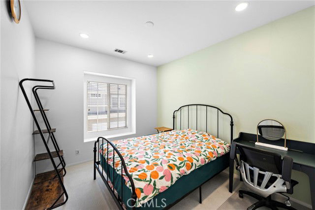 Photo - 15 Strawflower St