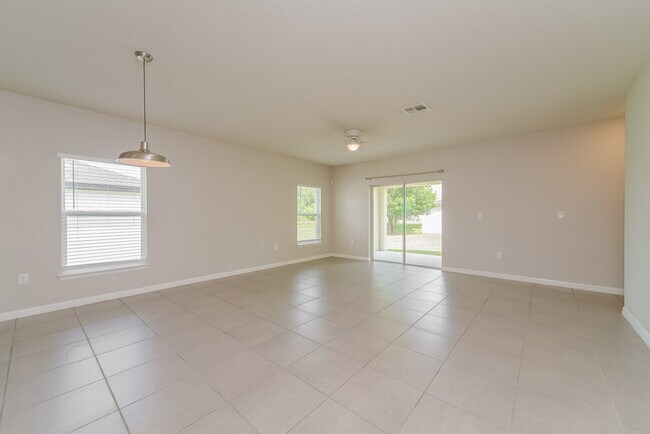 Photo - 994 James Dr