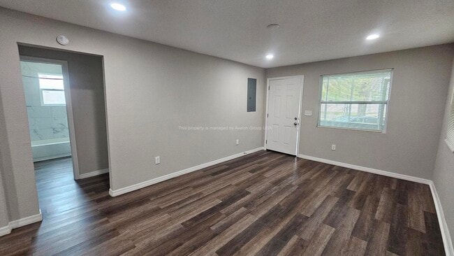 Photo - 10875 Biscayne Blvd