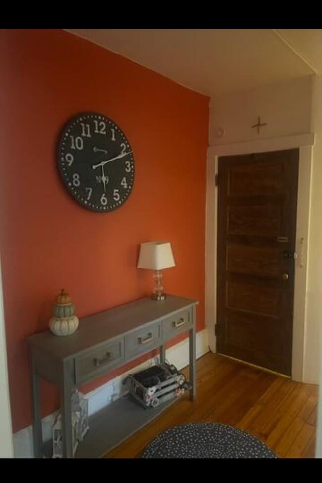 Photo - 160 Lismore Ave Unit 2