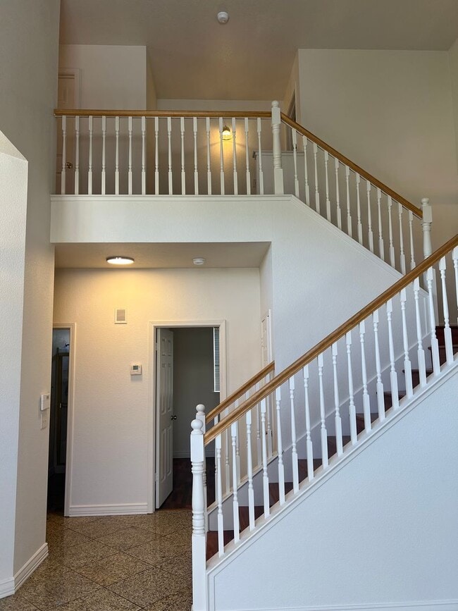 Photo - LOVELY 4 BEDROOM HOME IN LAGUNA CREEK!