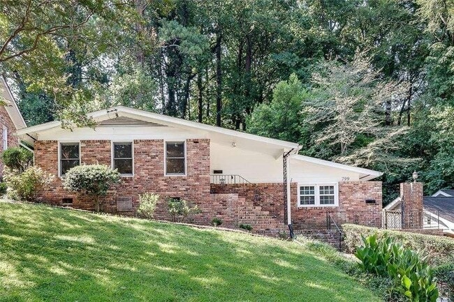 Photo - 801 Marstevan Dr NE