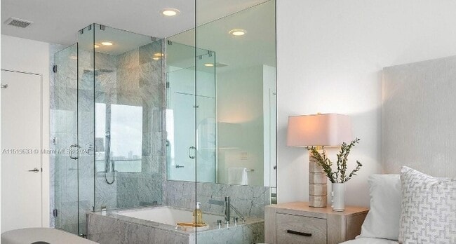 Photo - 240 Biscayne Blvd