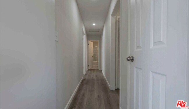 Photo - 817 N Kingsley Dr Unit 1
