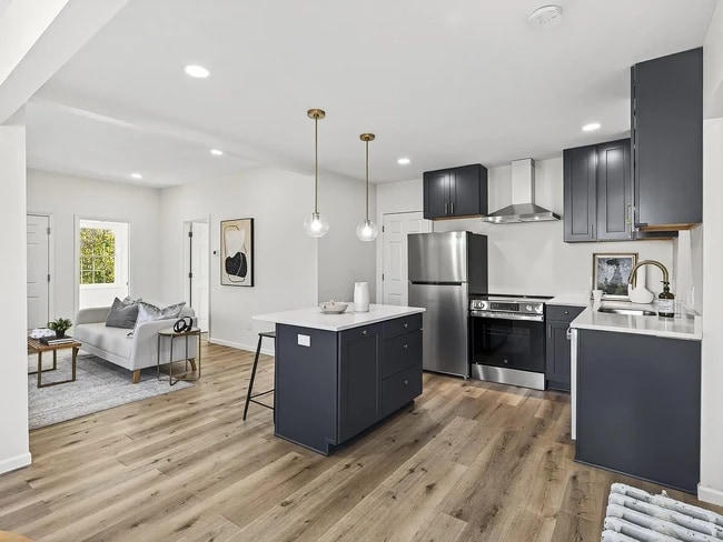 Photo - 1730 5th St NE Unit B