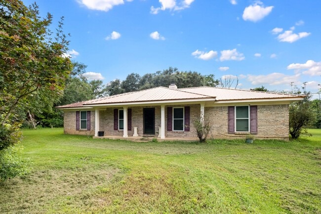 Building Photo - Wonderful country setting in Elberta! Rental