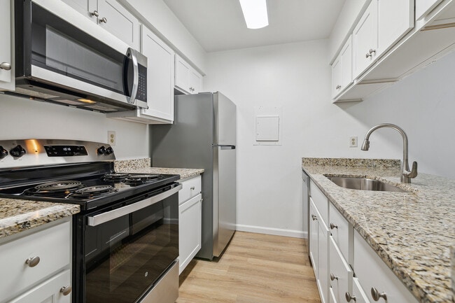 Photo - Amhurst III Apartments