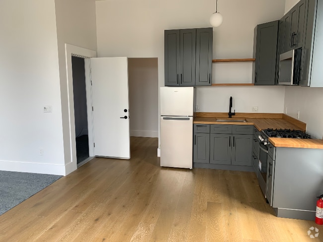 Building Photo - 1014 16th St Rental