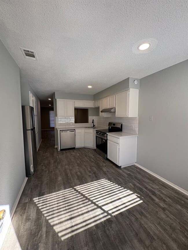 Photo - 317 W William Cannon Dr