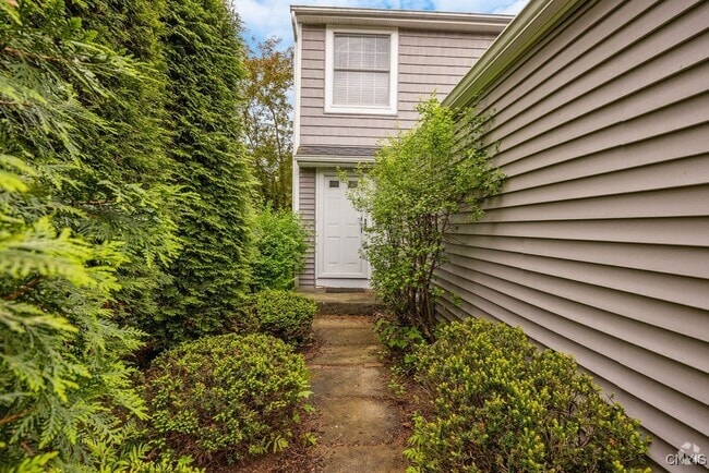 Building Photo - 4632 Emblem Cir Rental