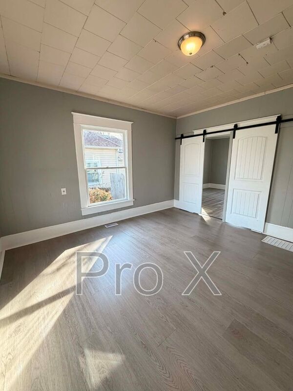 Photo - 2116 S Moffet Ave