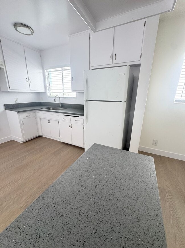 11820 Chandler Blvd Unit 09