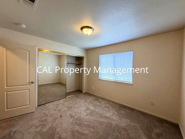 Photo - Rare 4 bedroom 2 bath rental in Pine Meadow Estates King City!