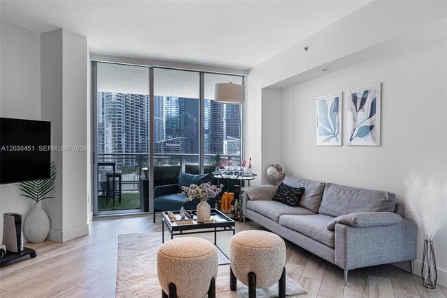Building Photo - 350 S Miami Ave Unit 2108