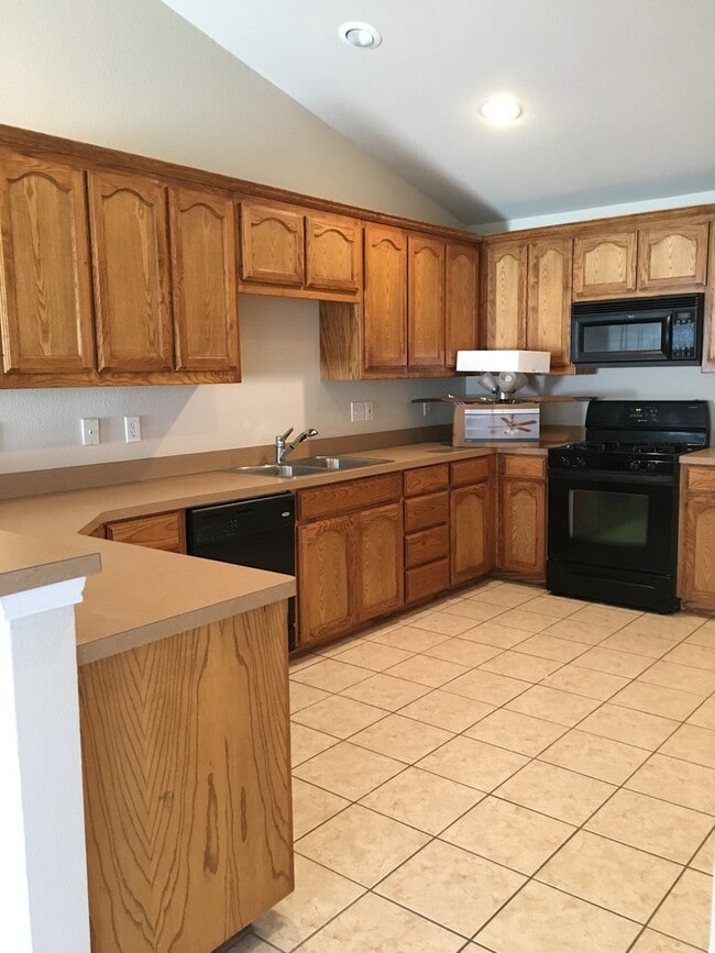 Photo - 3BD/2BA/2-Car Garage |Eagle Mtn-Saginaw ISD $1,895/mo | Pets Welcome — All Sizes
