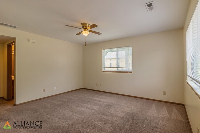 Photo - Moro St. 928-30 Unit 928