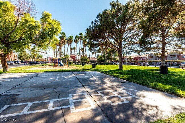 Photo - 4730 E Craig Rd Unidad 2160