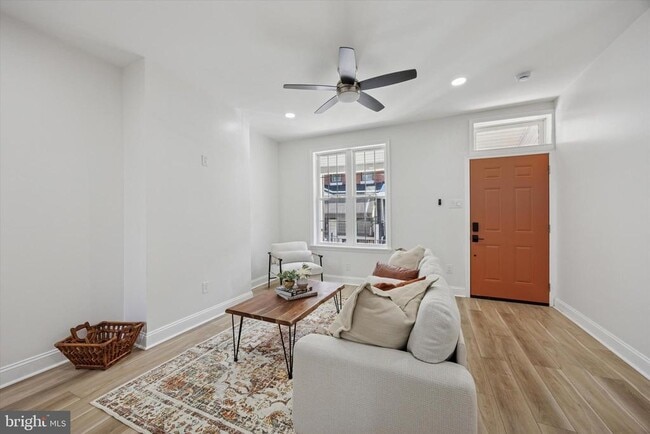 Photo - 1526 N Hollywood St