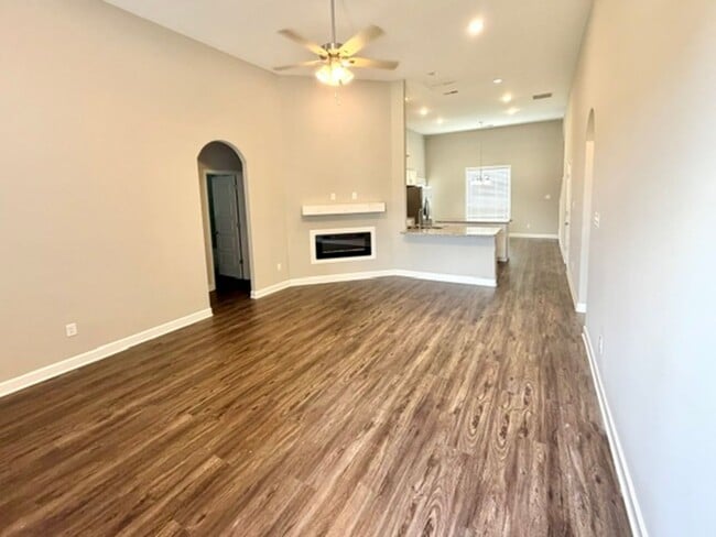 Photo - WindstoneEstateDr8750 Unit 1