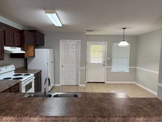 Photo - 2510 Barnesdale Wy Unidad #7